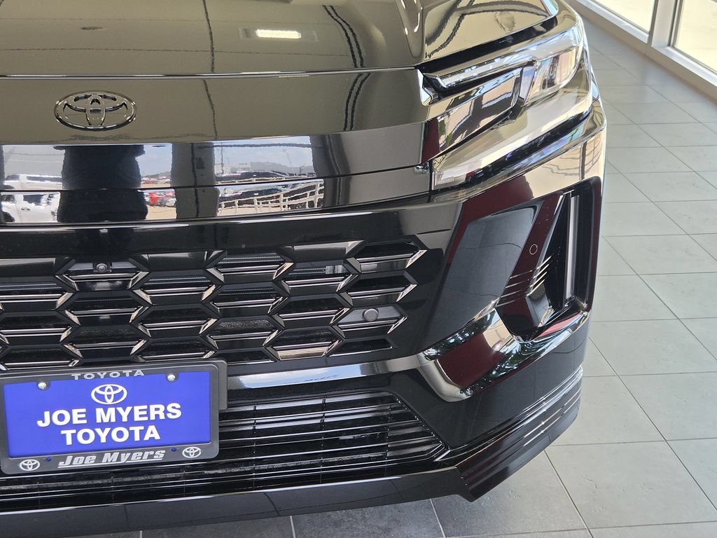 New 2026 Toyota RAV4 XSE AWD/4WD image 4