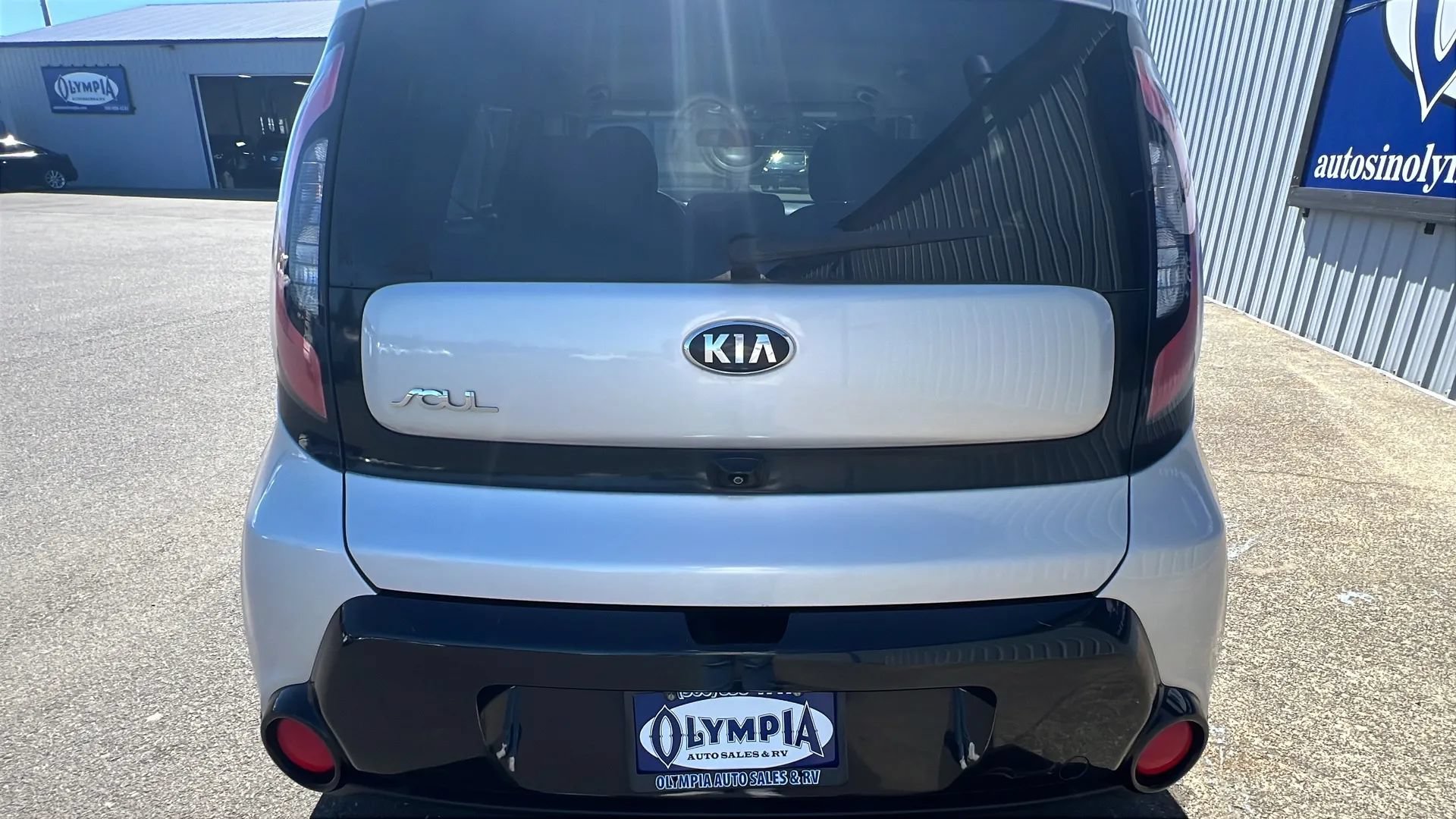 Used 2016 Kia Soul + FWD image 10