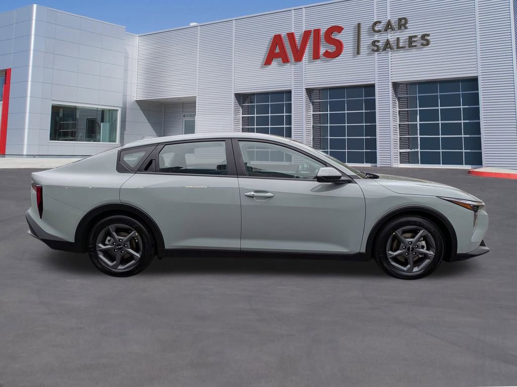 Used 2025 Kia K4 LXS image 5