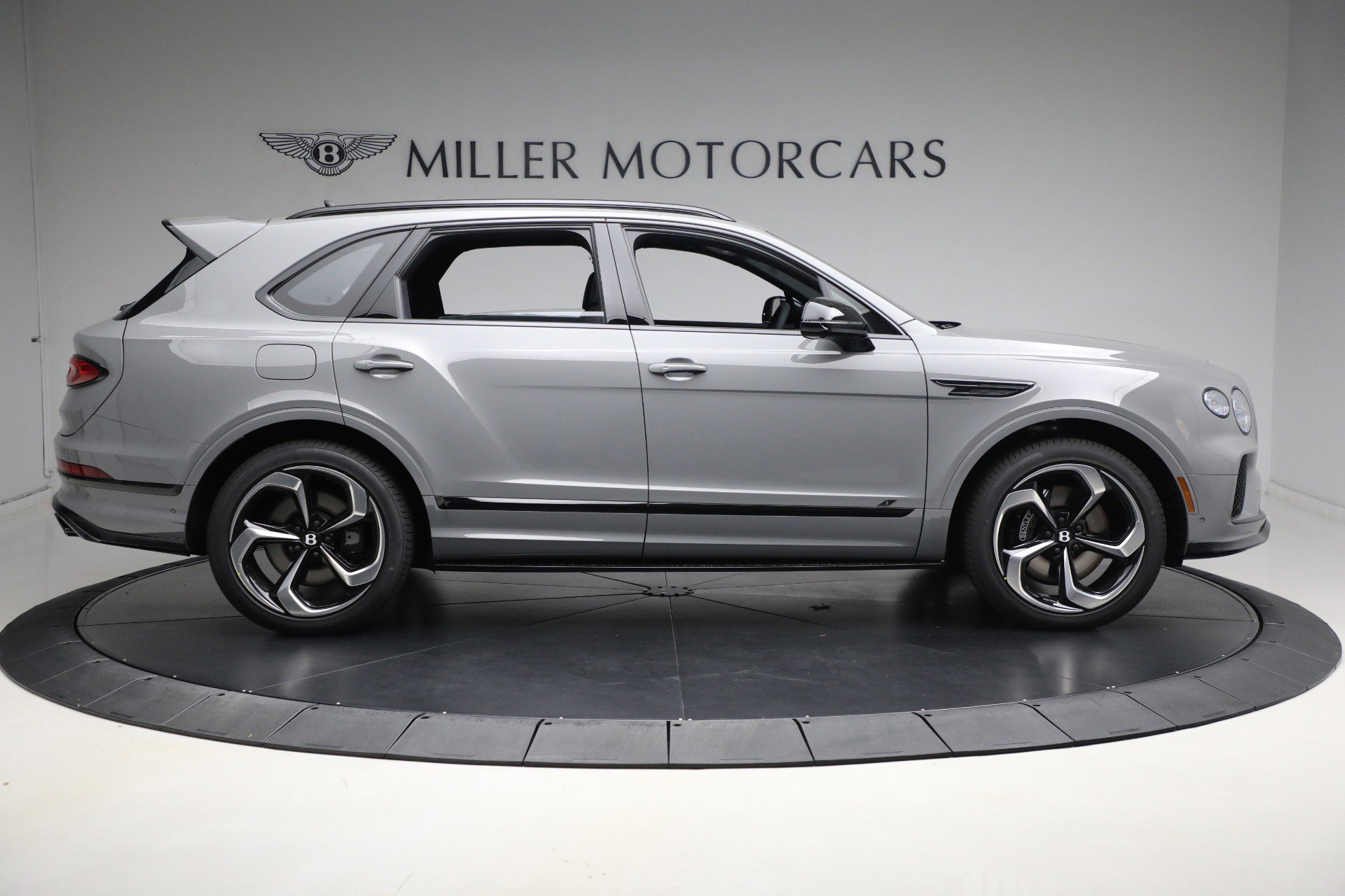 New 2024 Bentley Bentayga image 8