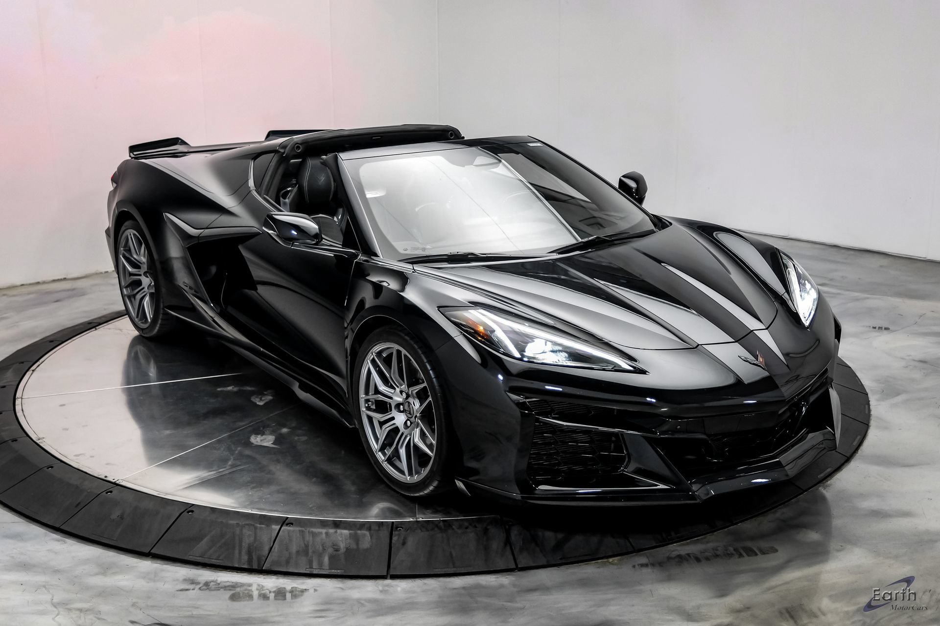 Used 2024 Chevrolet Corvette Z06 RWD image 34