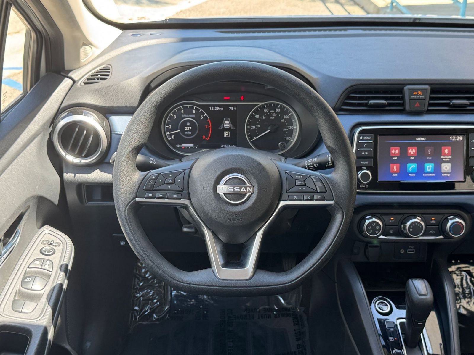 Used 2025 Nissan Versa SV image 27