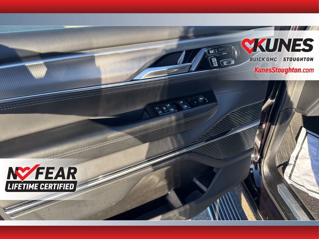 Used 2023 Jeep Grand Wagoneer Series II w/ Flexible Seating Group image 18