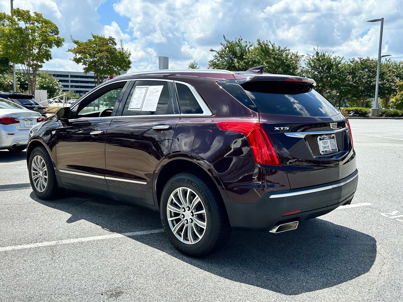 Used 2017 Cadillac XT5 Luxury w/ Driver Awareness Package FWD image 8
