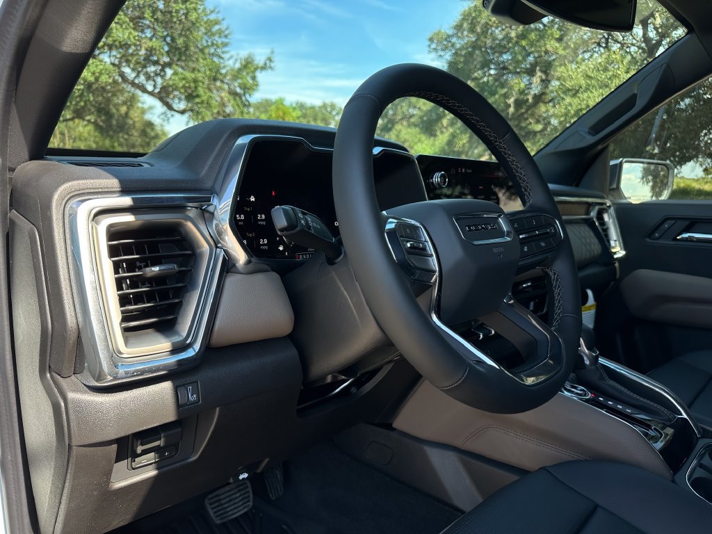 New 2026 GMC Canyon Denali AWD/4WD image 14