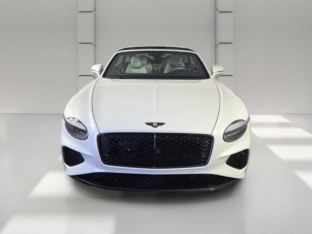Used 2025 Bentley Continental GTC AWD/4WD image 3