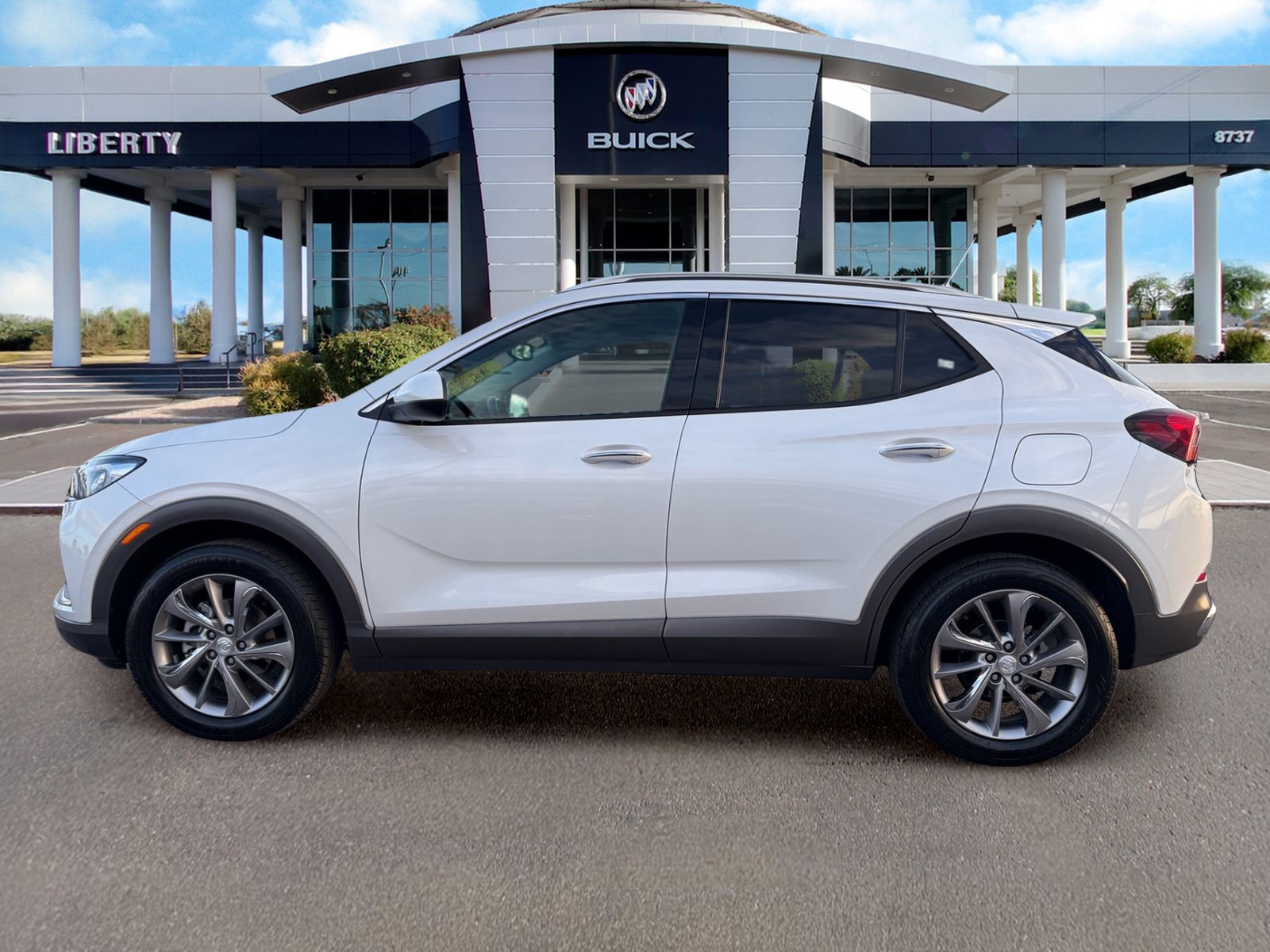 Used 2022 Buick Encore GX Essence w/ Experience Buick Package AWD/4WD image 7
