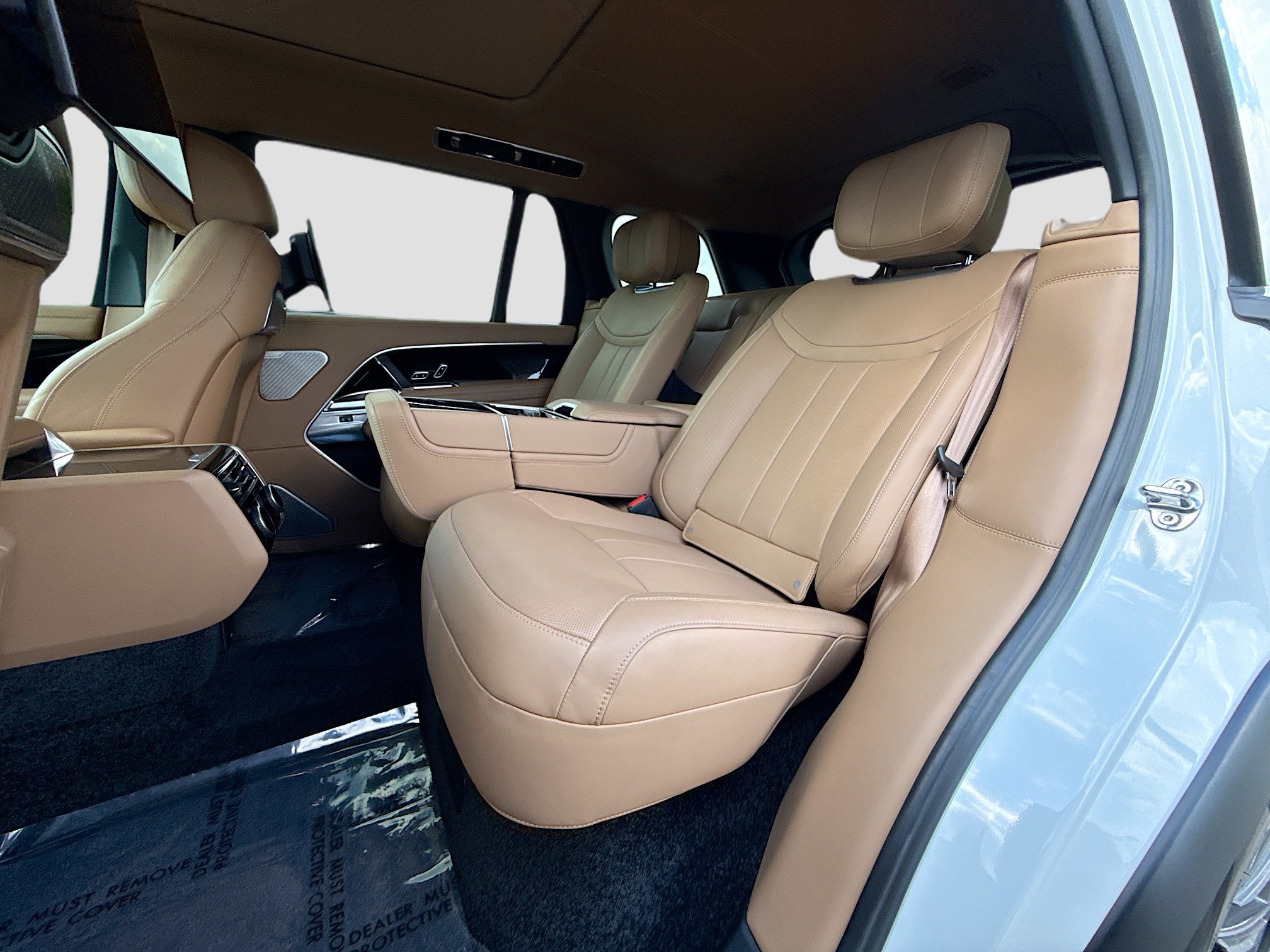 Used 2025 Land Rover Range Rover Long Wheelbase Autobiography image 21