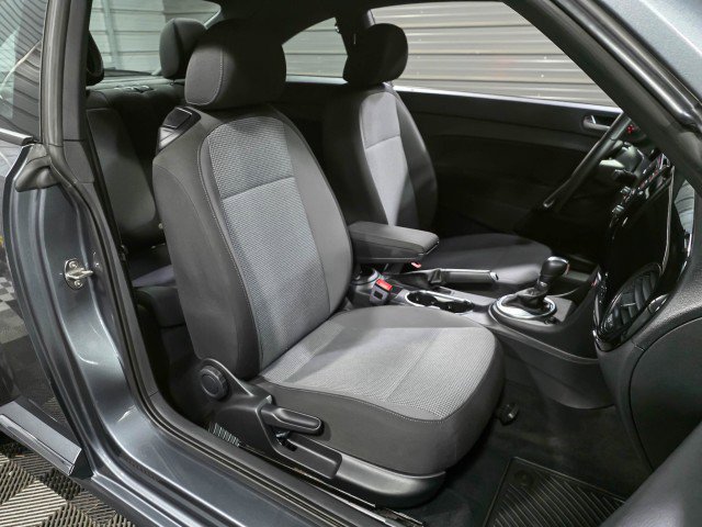 Used 2019 Volkswagen Beetle 2.0T S image 13