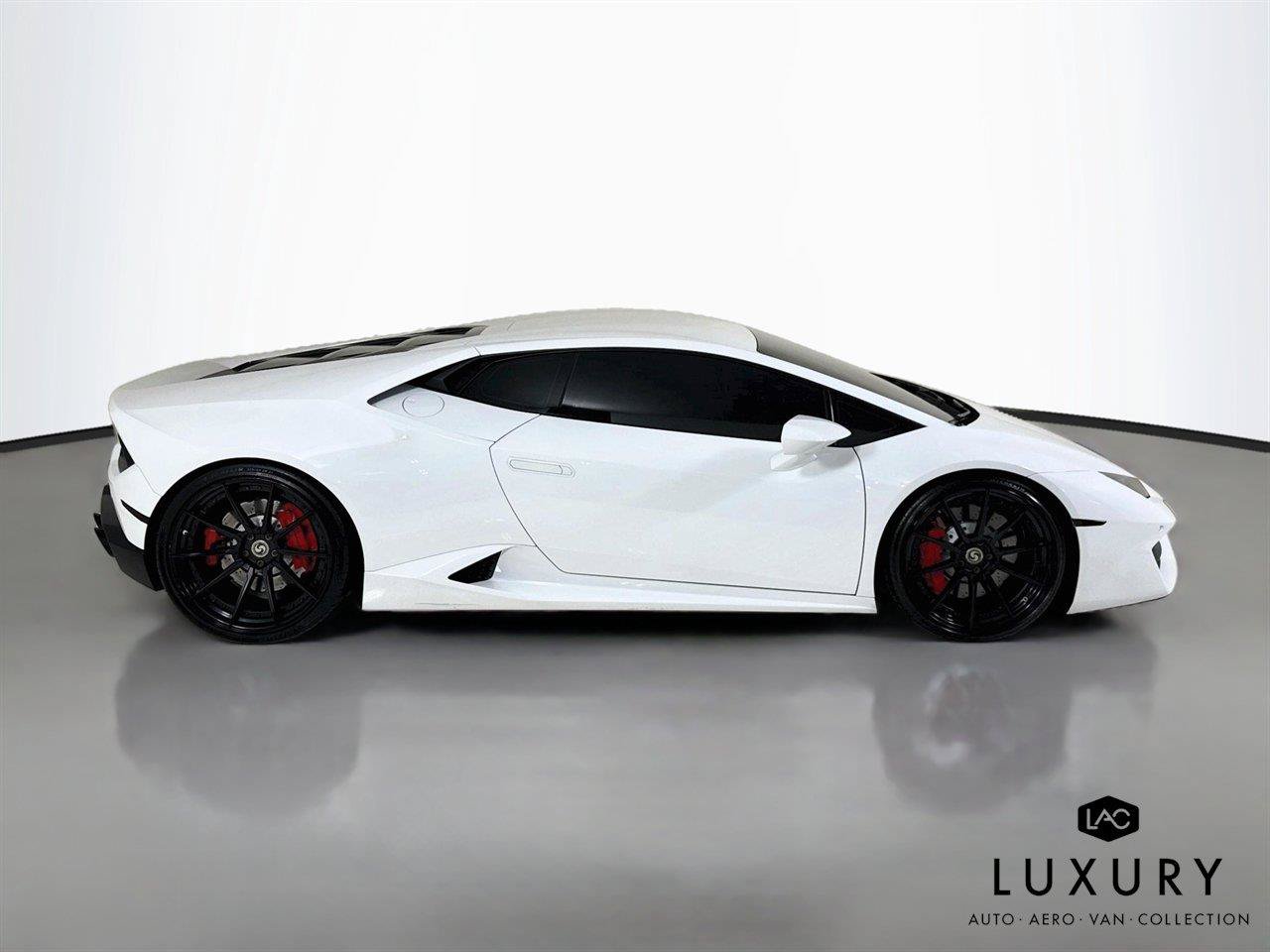 Used 2017 Lamborghini Huracan LP 580-2 RWD image 4