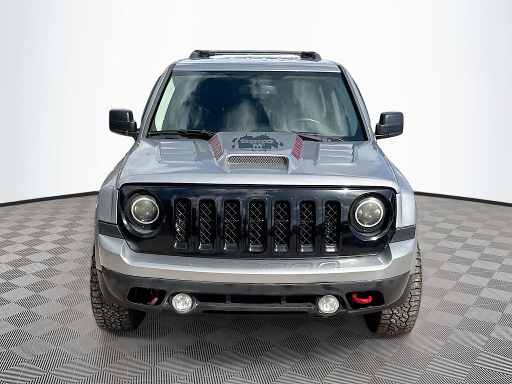 Used 2017 Jeep Patriot Latitude AWD/4WD image 2