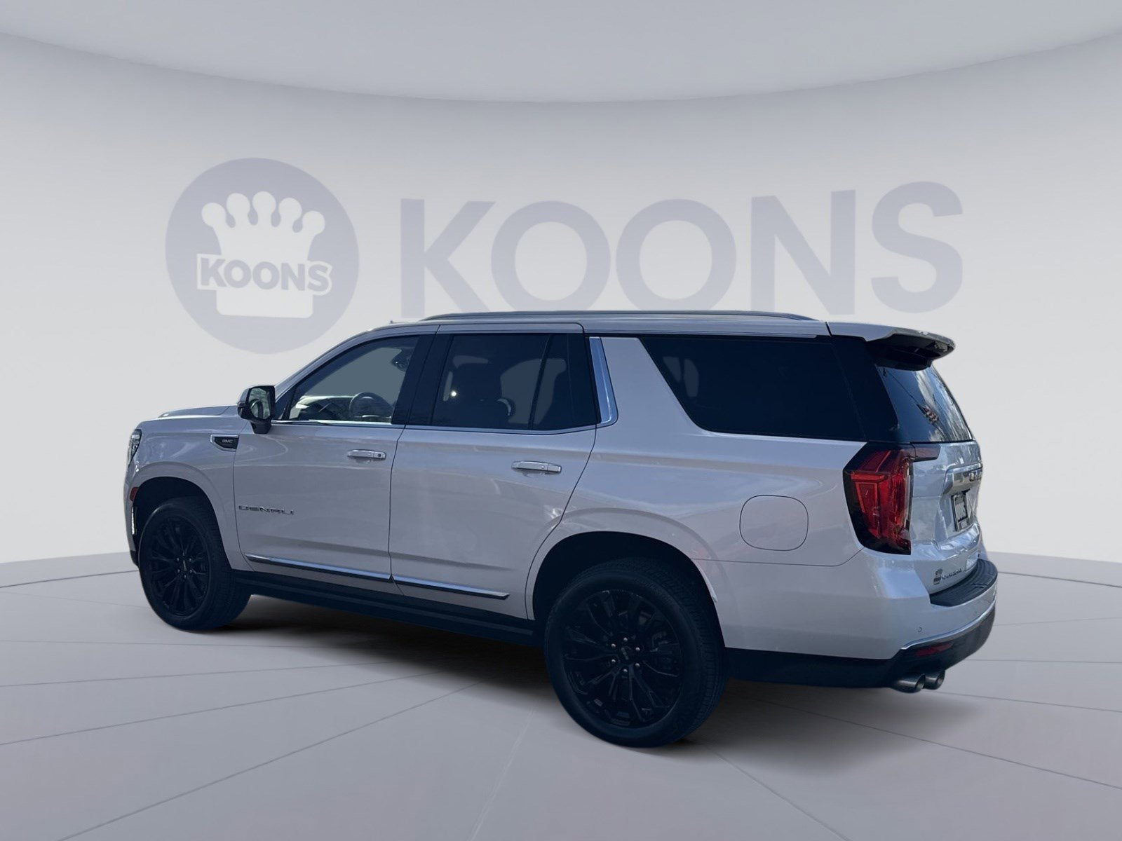 Used 2022 GMC Yukon Denali w/ Denali Premium Package image 4