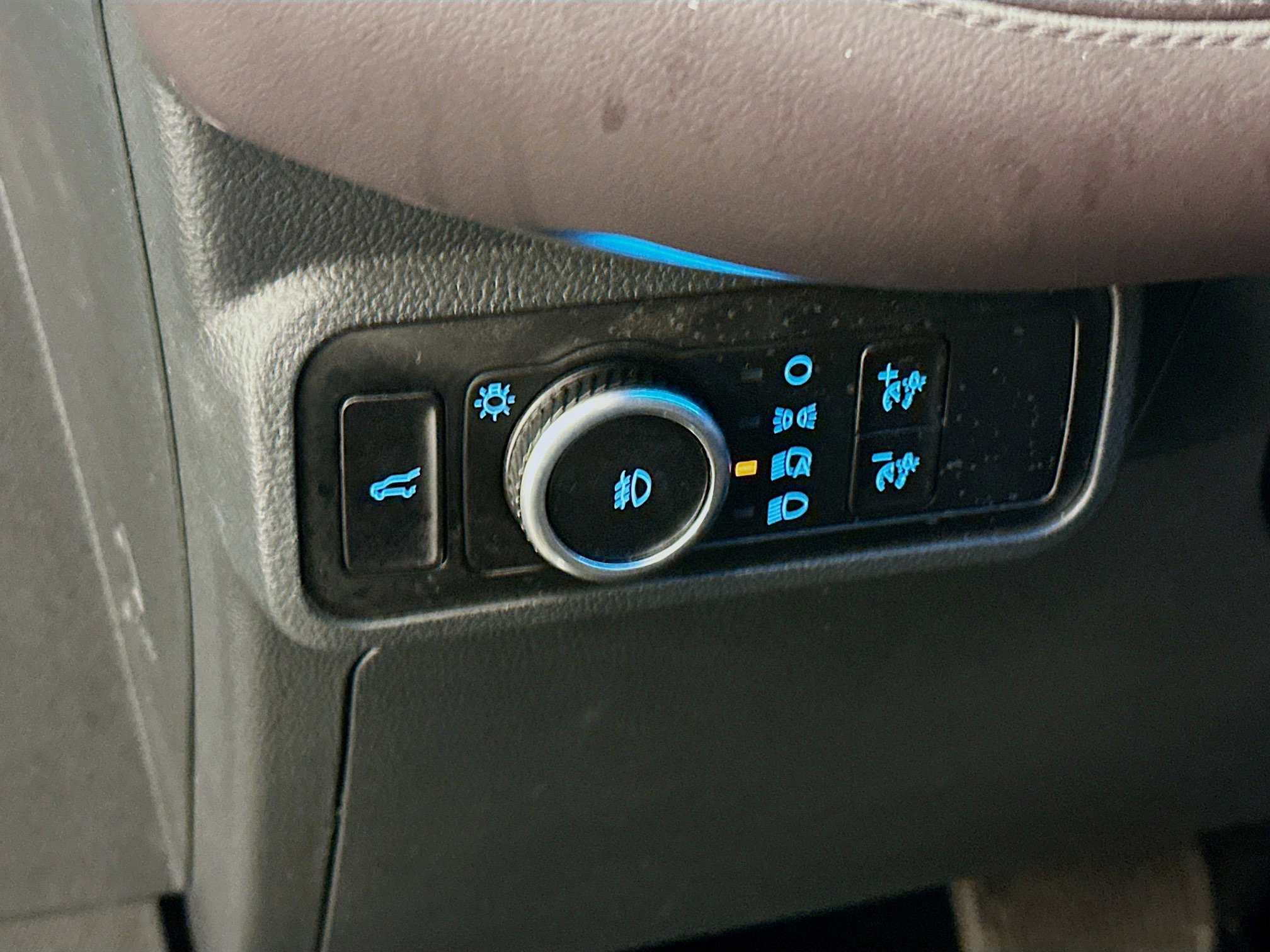 Used 2025 Ford Explorer Platinum w/ LUX Leather Package image 17