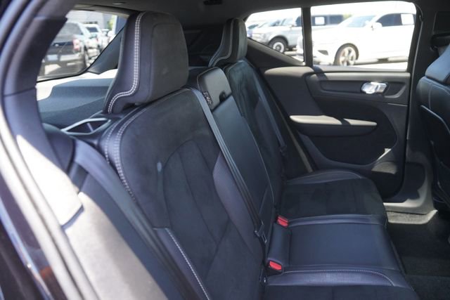 Used 2020 Volvo XC40 T5 R-Design w/ Protection Package Premier AWD/4WD image 17