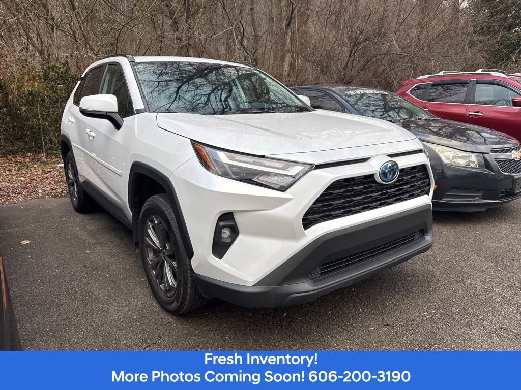 Used 2024 Toyota RAV4 XLE Premium image 3