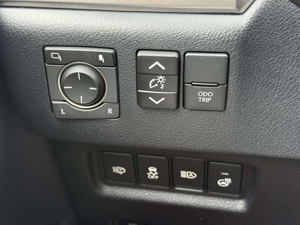 Used 2023 Lexus GX 460 Premium w/ Premium Package AWD/4WD image 24
