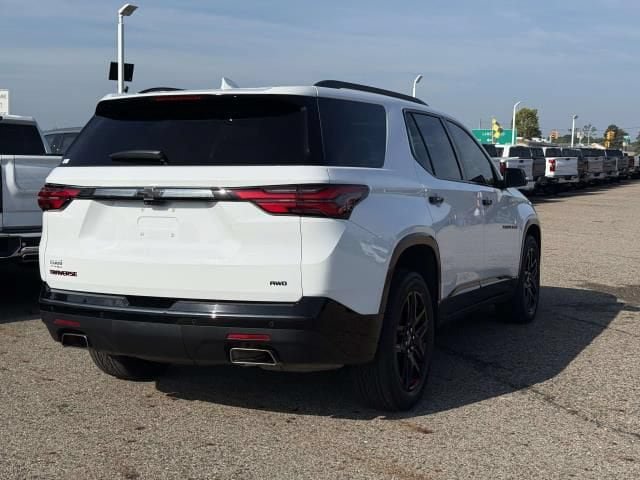 Used 2023 Chevrolet Traverse Premier w/ Redline Edition AWD/4WD image 5