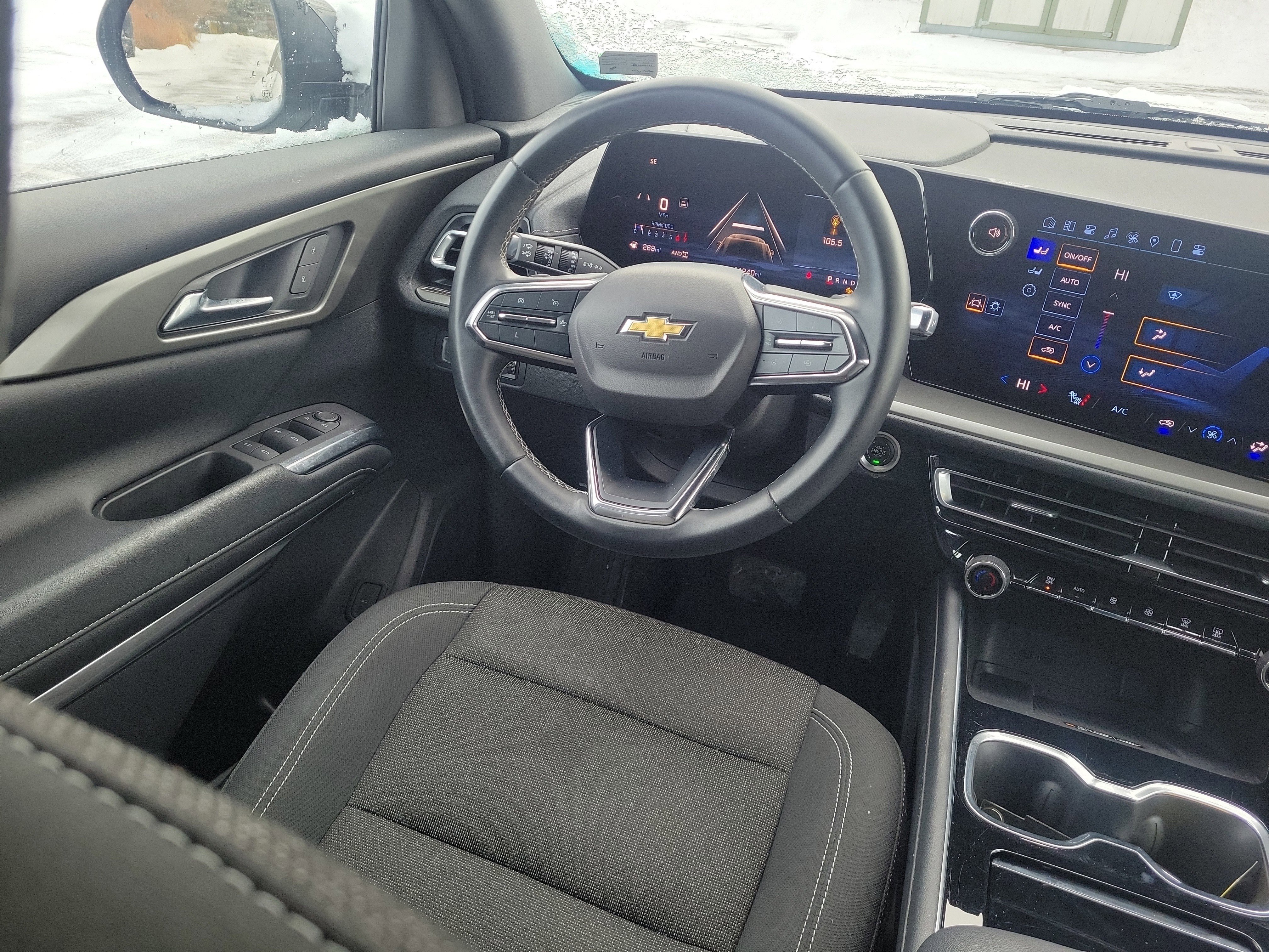 Used 2024 Chevrolet Traverse LT image 13
