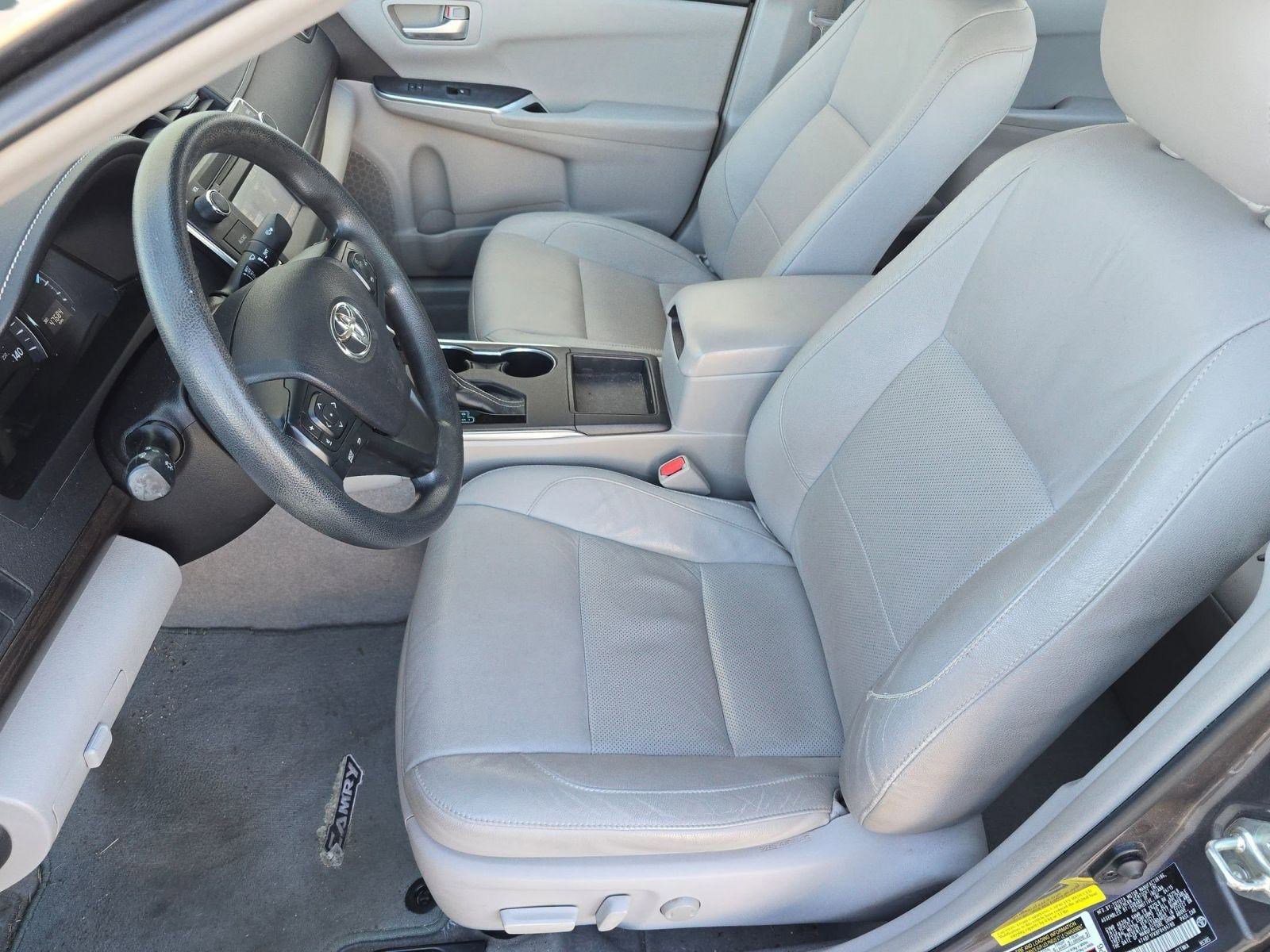 Used 2015 Toyota Camry LE image 5