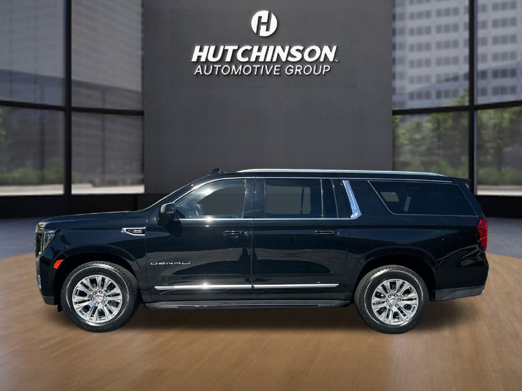 Used 2022 GMC Yukon XL Denali w/ Advanced Technology Package AWD/4WD image 4
