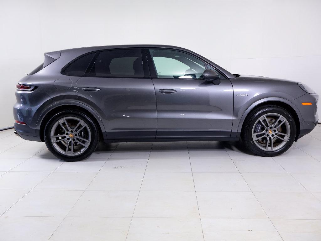 Certified 2026 Porsche Cayenne E-Hybrid AWD/4WD image 38