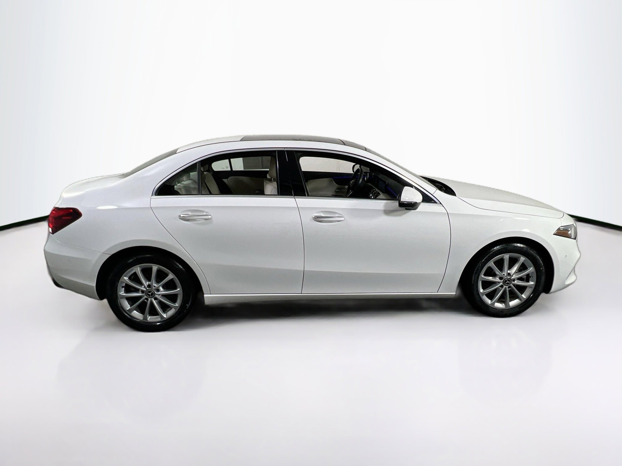 Used 2022 Mercedes-Benz A 220 4MATIC image 4