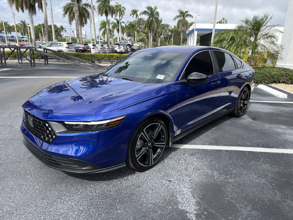 Used 2025 Honda Accord Sport image 4