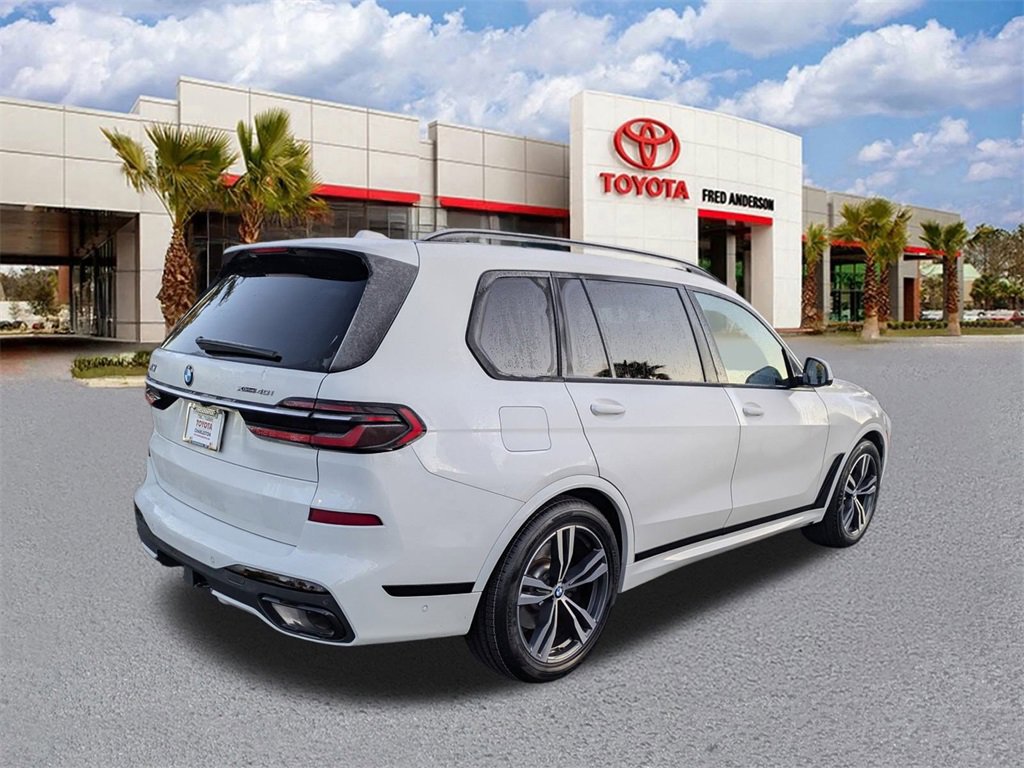 Used 2023 BMW X7 xDrive40i w/ Executive Package image 4