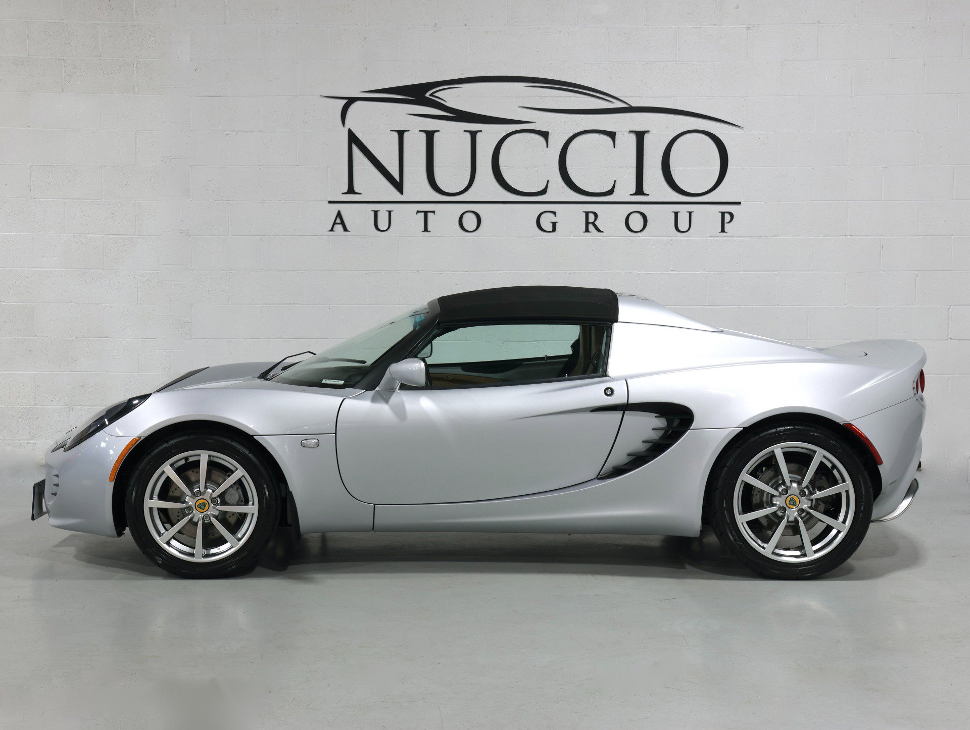 Used 2005 Lotus Elise image 4