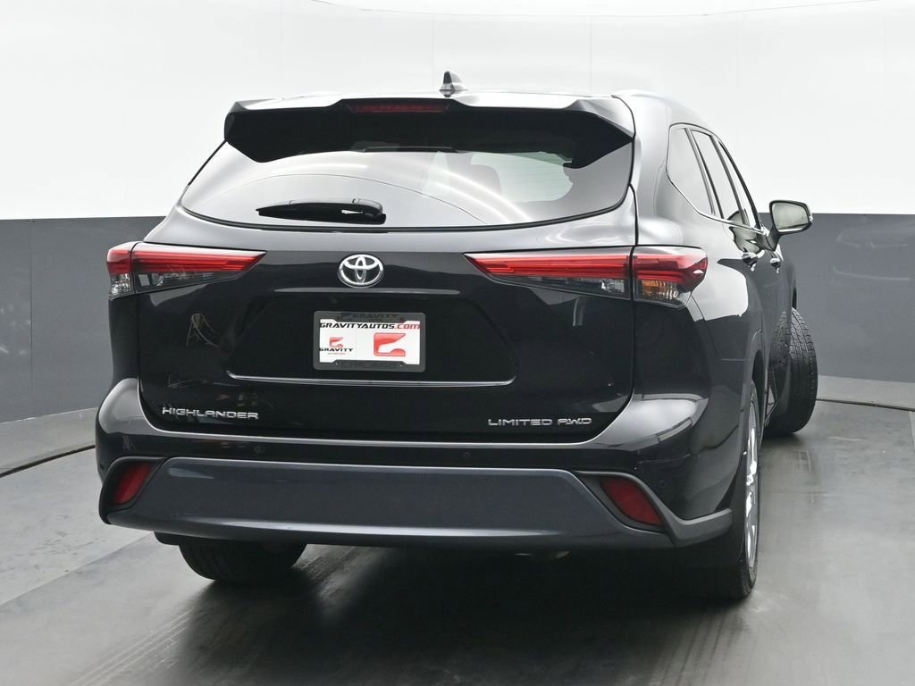Used 2022 Toyota Highlander Limited AWD/4WD image 4