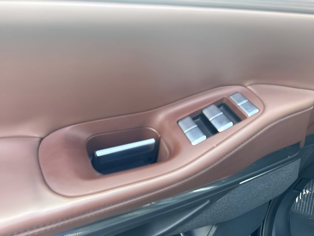 Used 2025 Lincoln Navigator Reserve AWD/4WD image 16