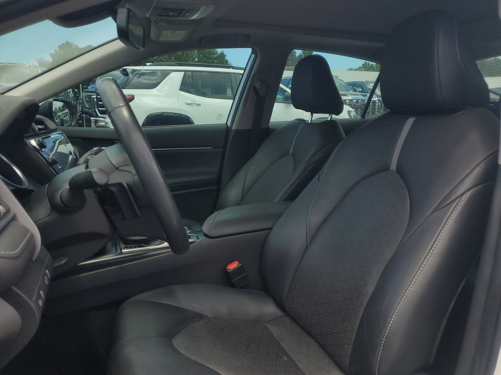 Used 2020 Toyota Camry XSE FWD image 20