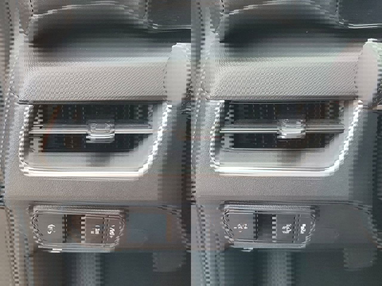 Used 2025 Kia K4 LXS image 30