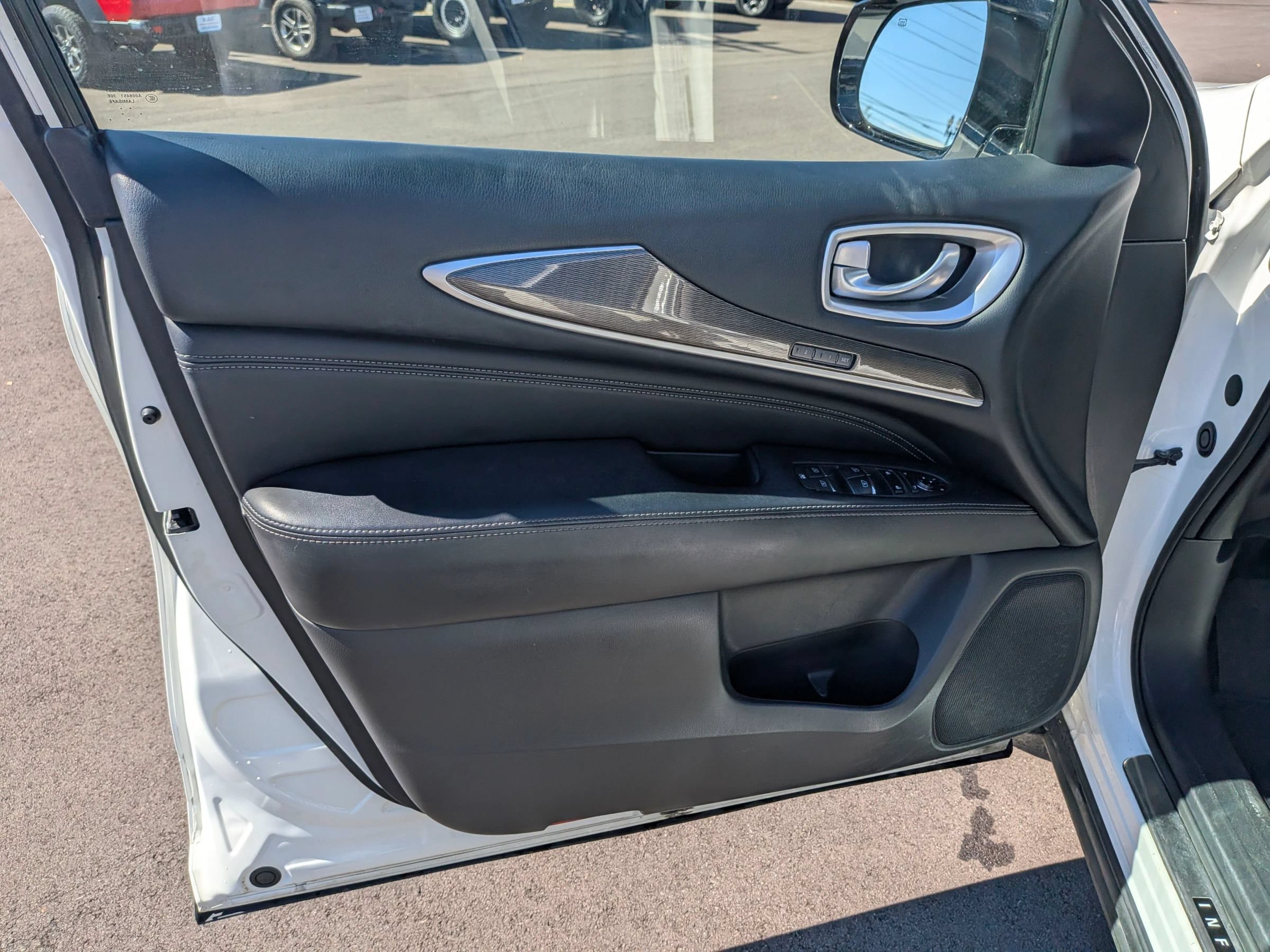 Used 2016 INFINITI QX60 Luxe w/ Premium Plus Package AWD/4WD image 14