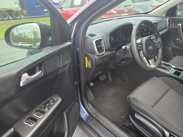 Used 2022 Kia Sportage LX image 4