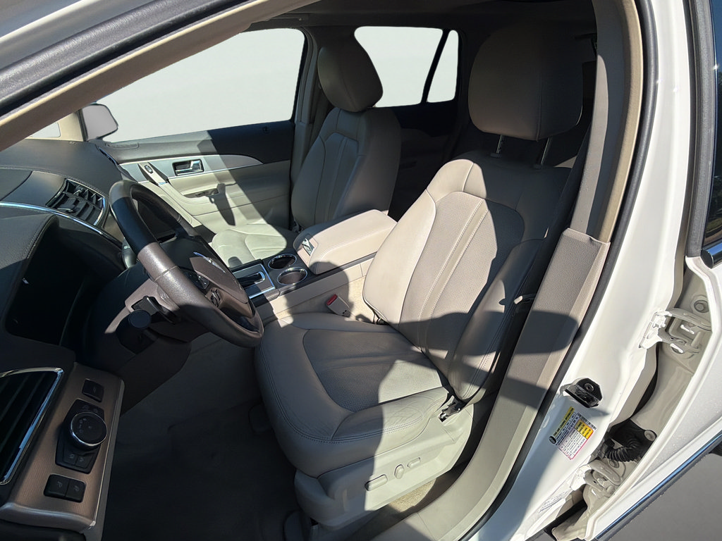 Used 2013 Lincoln MKX AWD image 11