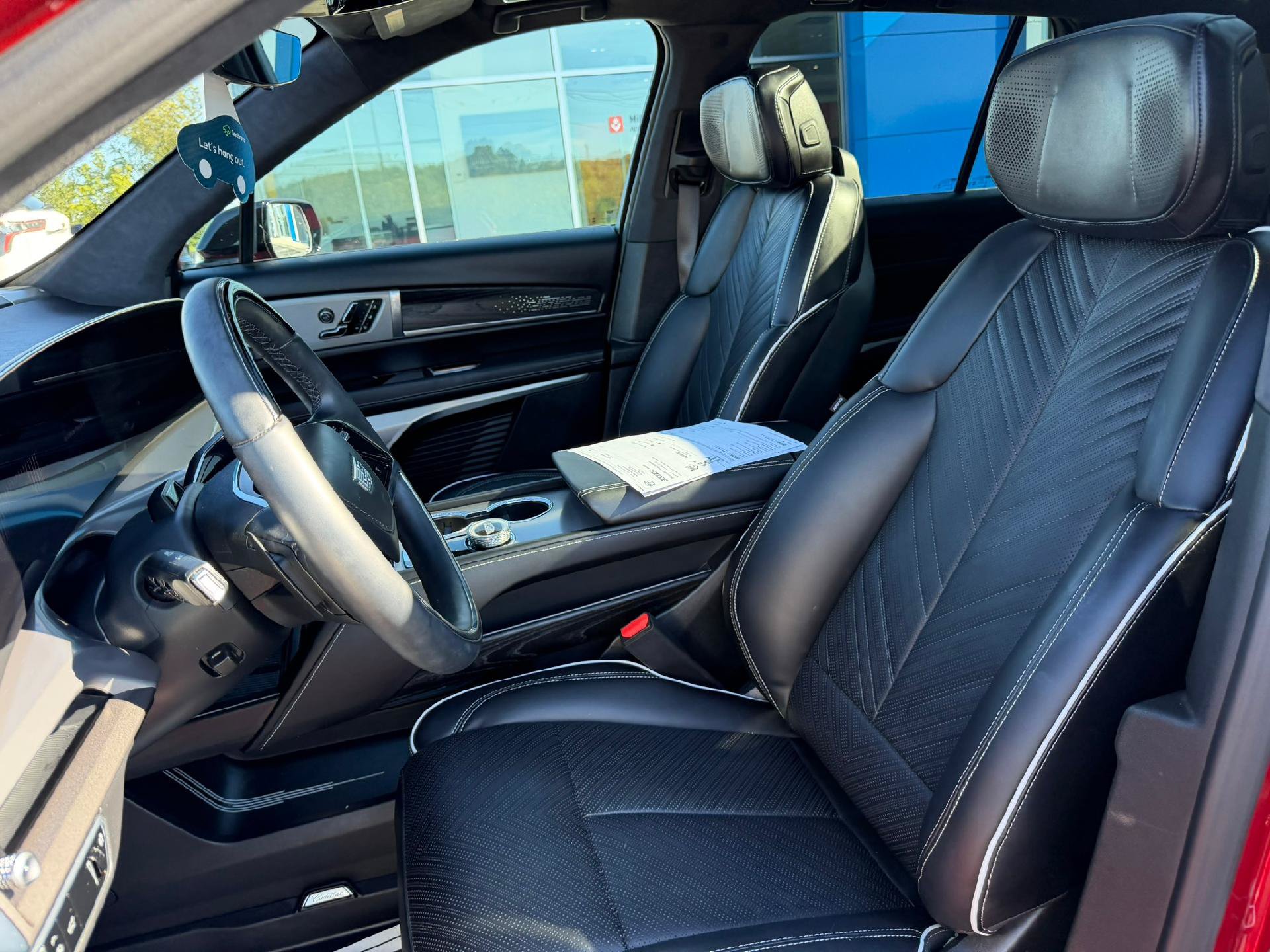 Certified 2026 Cadillac Vistiq Platinum w/ LPO, Floor Liner Package AWD/4WD image 18