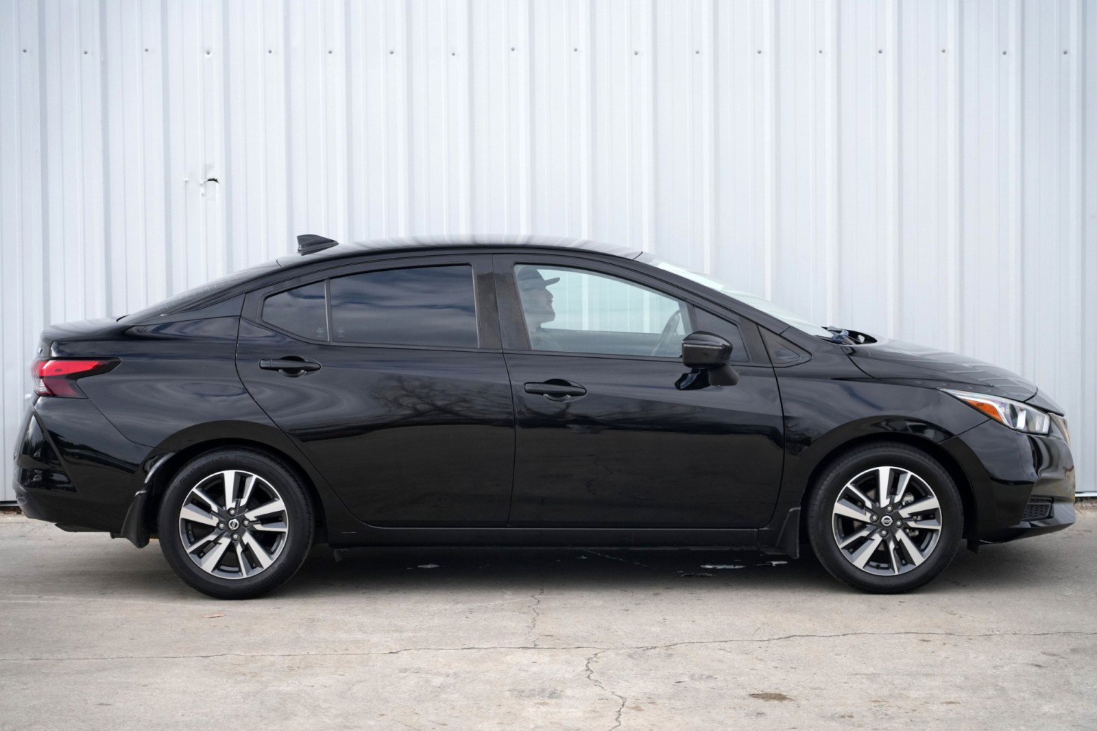 Used 2021 Nissan Versa SV image 44