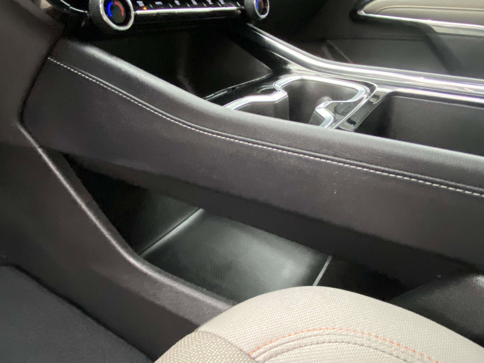 Used 2025 Chevrolet Traverse LT image 10