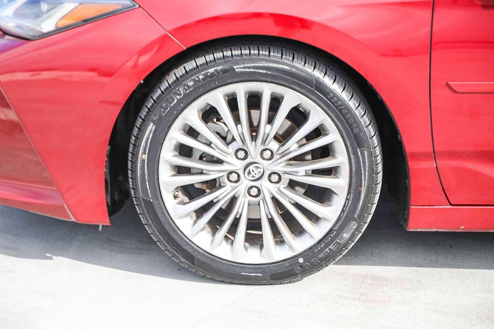 Certified 2019 Toyota Avalon Limited image 9