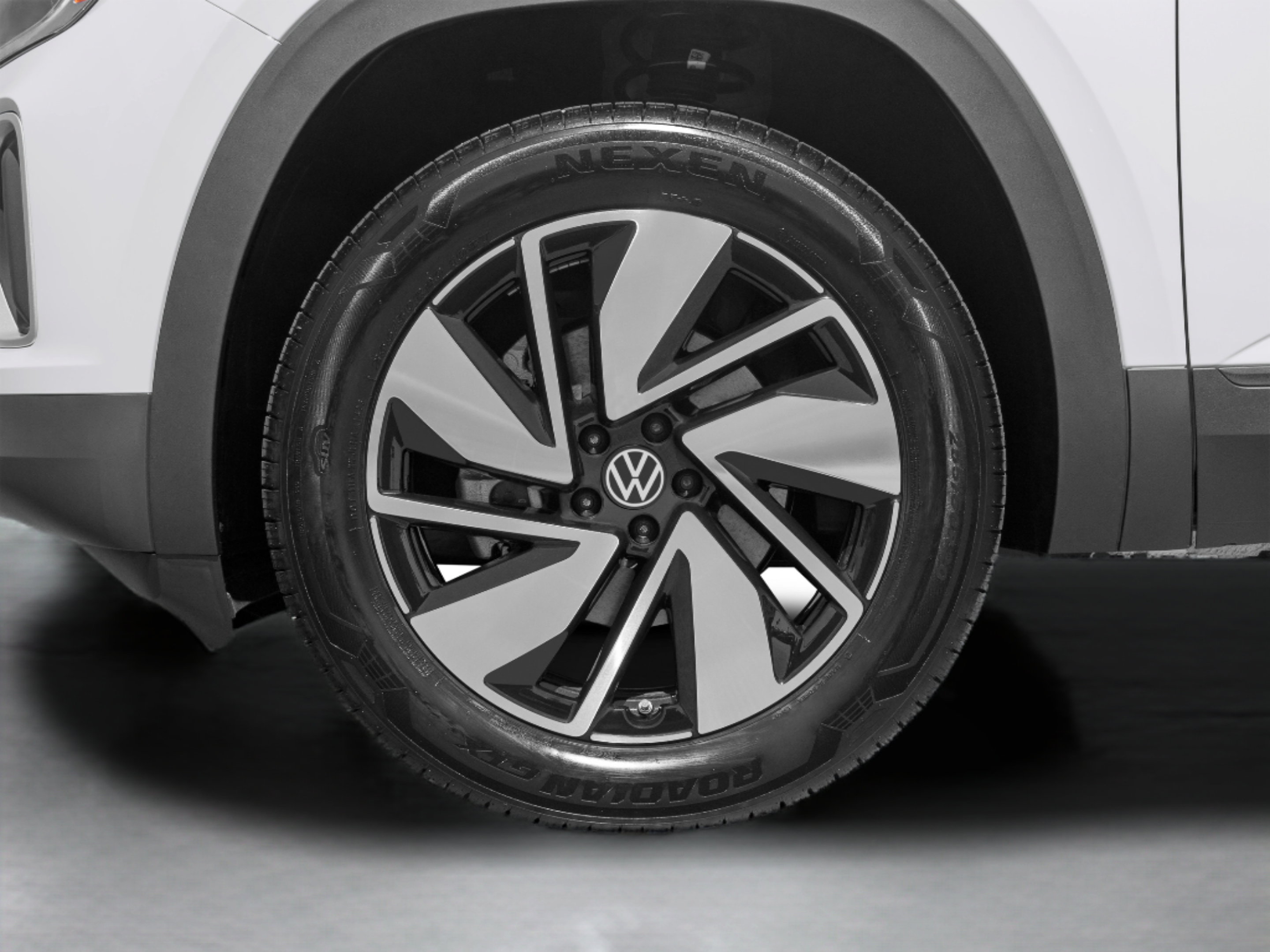 Used 2024 Volkswagen Atlas SE w/ Panoramic Sunroof Package AWD/4WD image 50