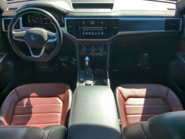 Certified 2022 Volkswagen Atlas Cross Sport SEL Premium R-Line AWD/4WD image 14