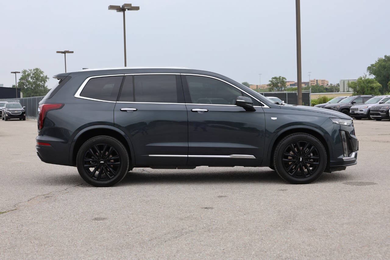 Used 2022 Cadillac XT6 Premium Luxury w/ Technology Package AWD/4WD image 7