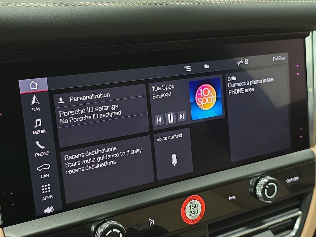 Certified 2025 Porsche Macan S w/ Premium Package Plus AWD/4WD image 16