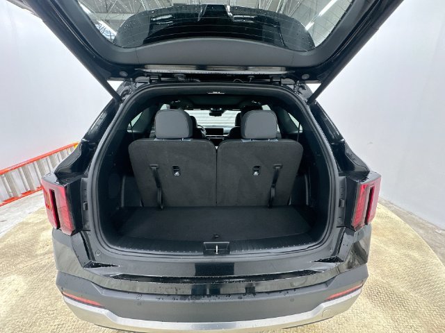 Certified 2025 Kia Sorento SX Prestige AWD/4WD image 29