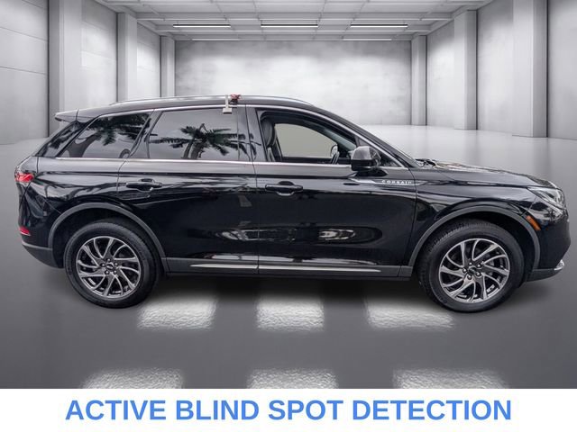 Used 2020 Lincoln Corsair FWD w/ Rear Removable Package Tray image 5