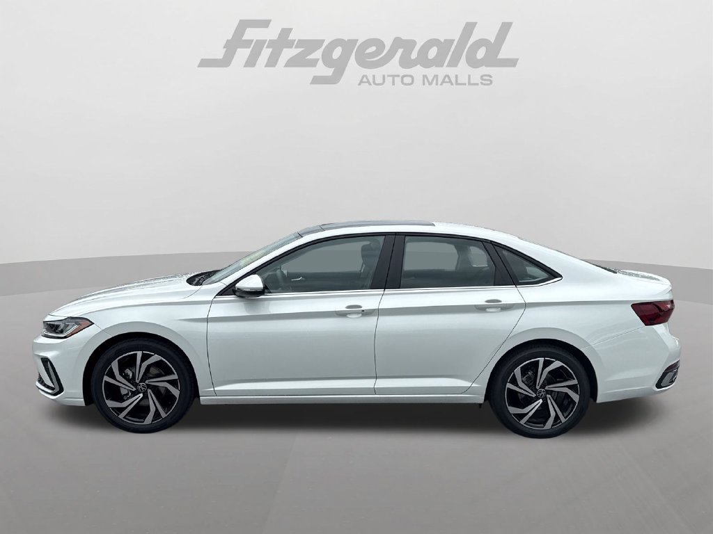 New 2027 Volkswagen Jetta SEL FWD image 3