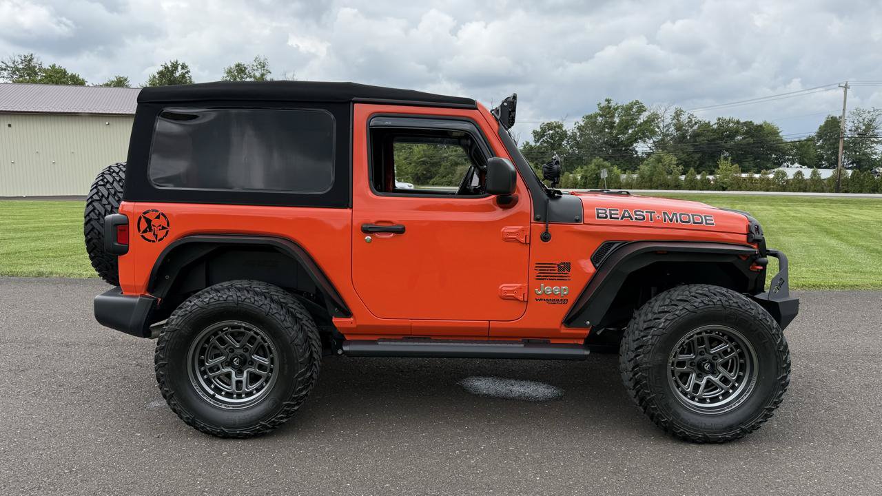 Used 2019 Jeep Wrangler Sport AWD/4WD image 3