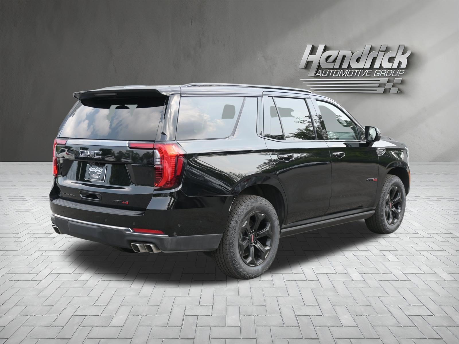 Used 2026 GMC Yukon AT4 w/ AT4 Premium Plus Package AWD/4WD image 9