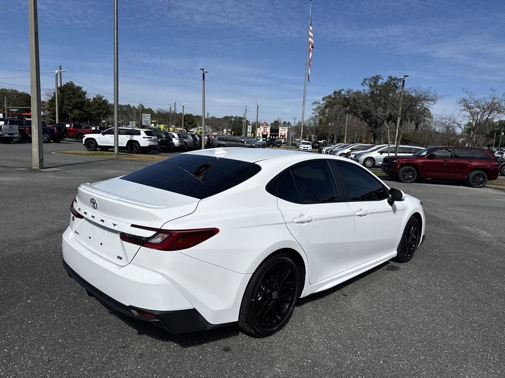 Used 2025 Toyota Camry SE w/ Convenience Package image 3